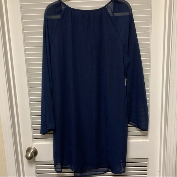 Three Seasons Maternity navy blouse Large - Picture 6 of 6